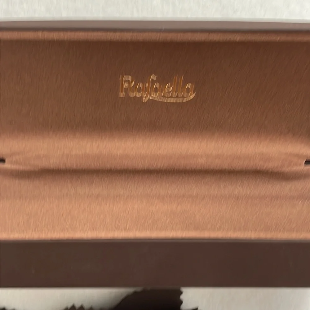 NEW Rafaella Glasses Case with Lens Cloth